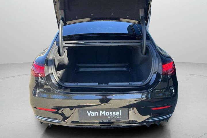 Sort Mercedes EQE 350 fra 2023