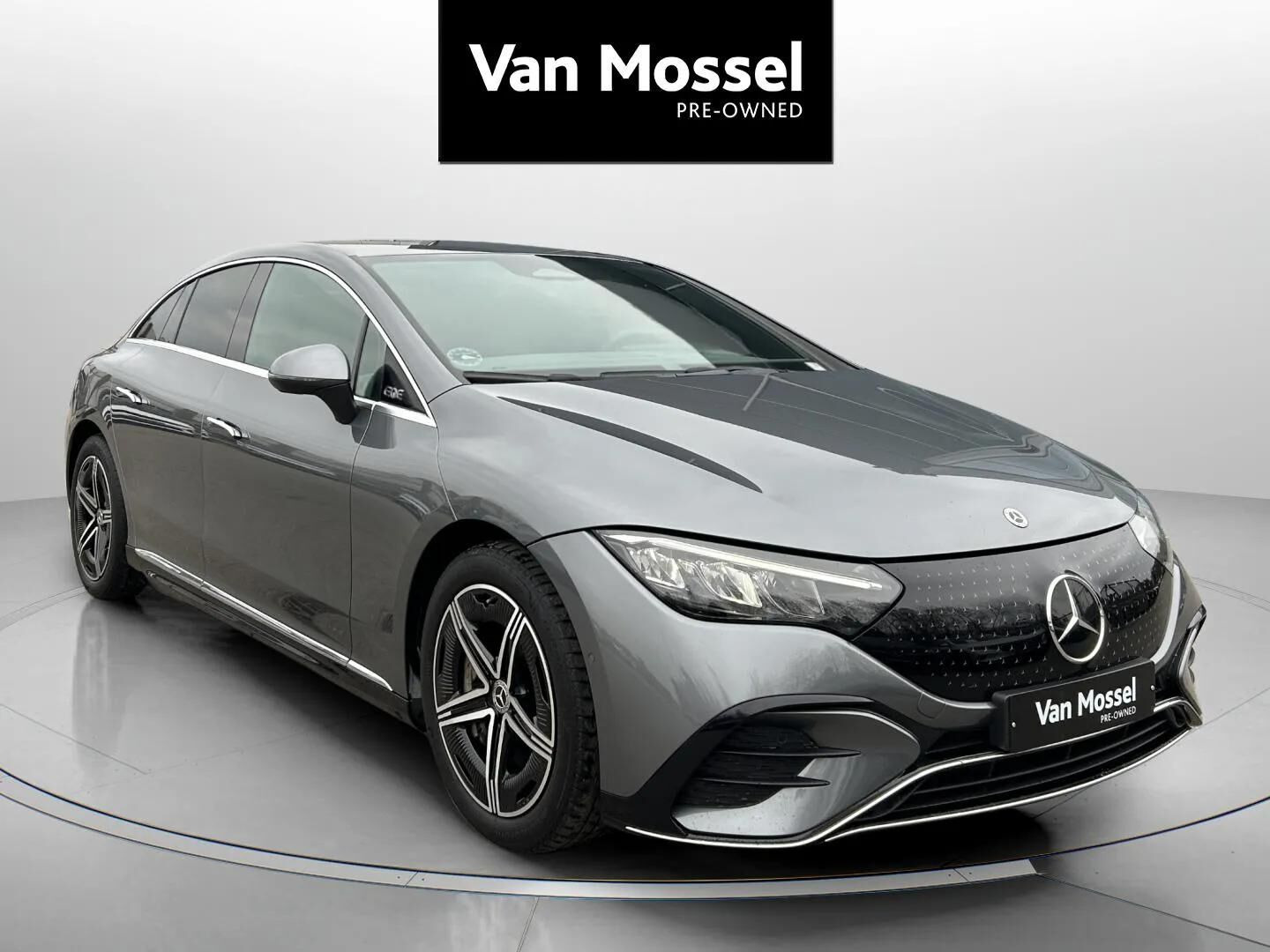 Grå Mercedes EQE 350 fra 2023