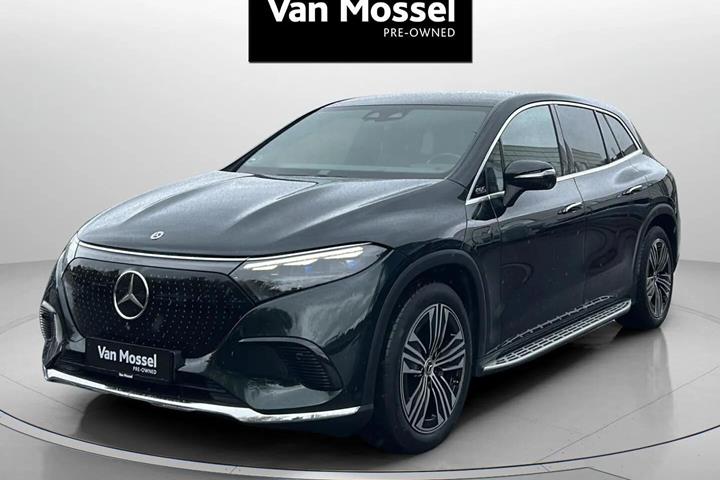 Grøn Mercedes EQS 450 fra 2023 set udefra