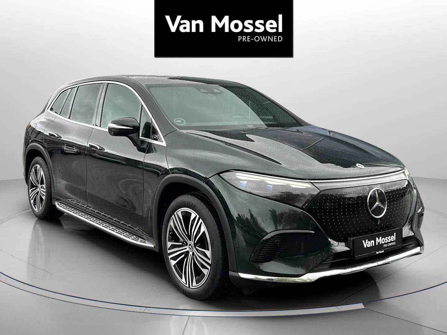 Grøn Mercedes EQS 450 fra 2023