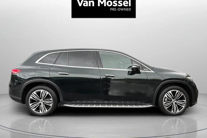 Grøn Mercedes EQS 450 fra 2023