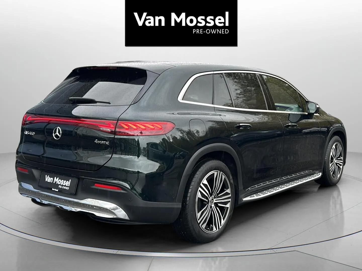 Grøn Mercedes EQS 450 fra 2023