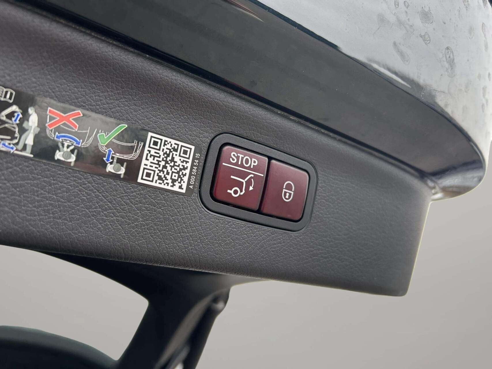 Grøn Mercedes EQS 450 fra 2023