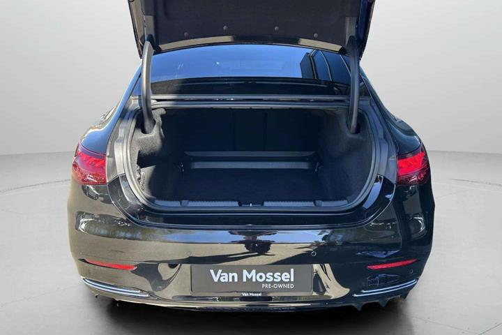 Sort Mercedes EQE 500 fra 2023