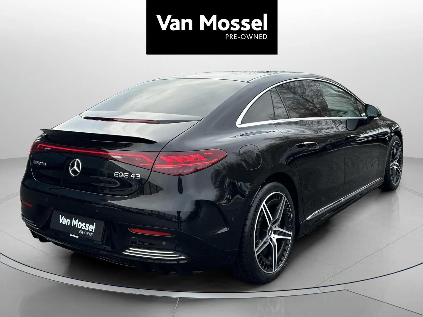 Sort Mercedes EQE 43 AMG fra 2023