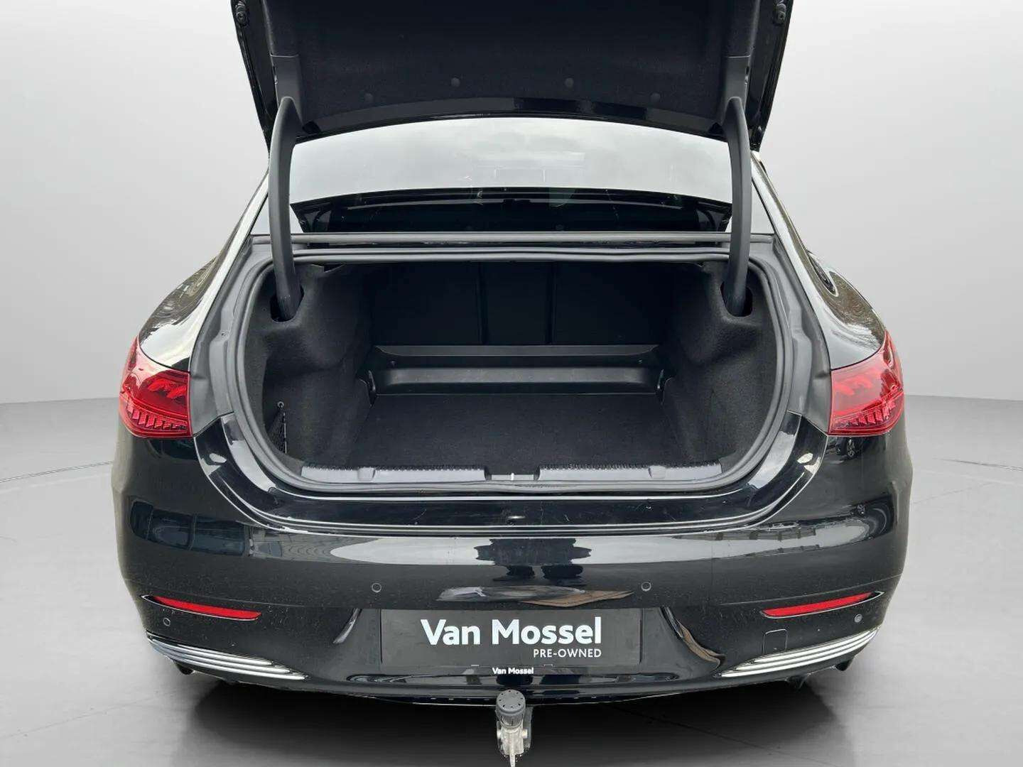 Sort Mercedes EQE 43 AMG fra 2023