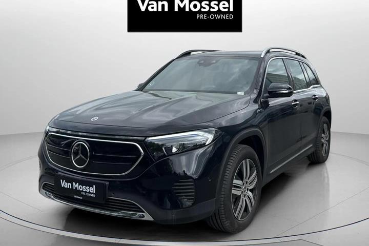 Sort Mercedes EQB 300 fra 2025 set udefra