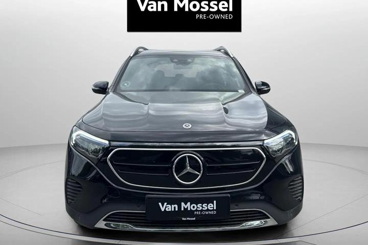 Sort Mercedes EQB 300 fra 2025