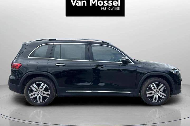 Sort Mercedes EQB 300 fra 2025
