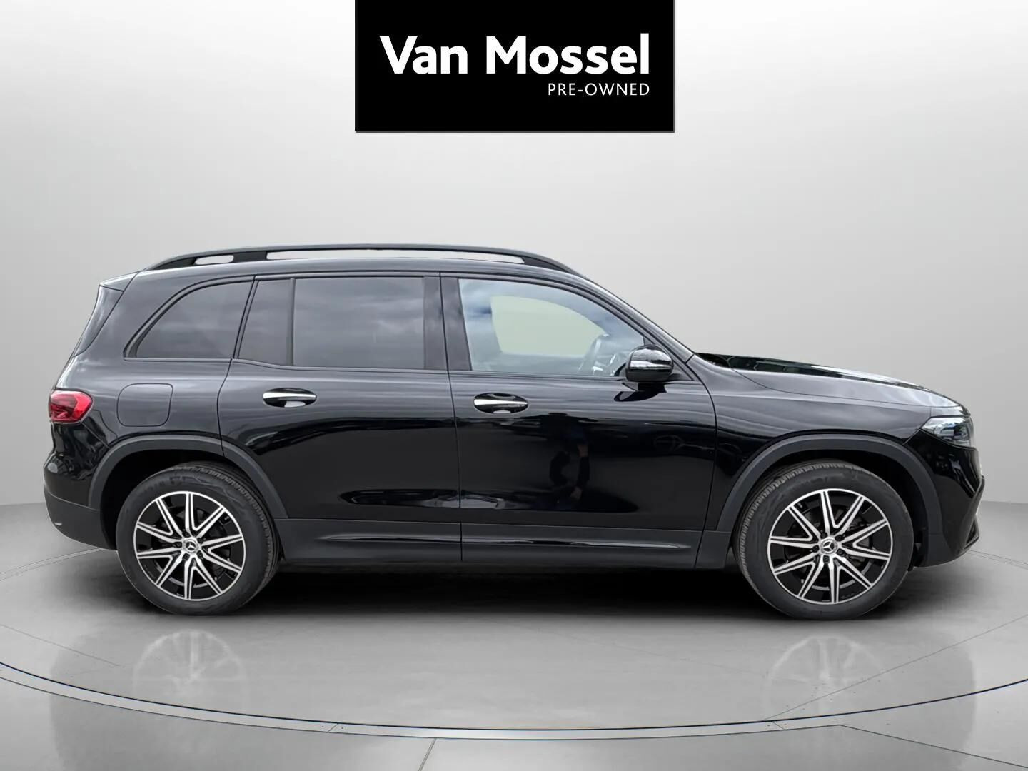 Sort Mercedes EQB 250+ fra 2025