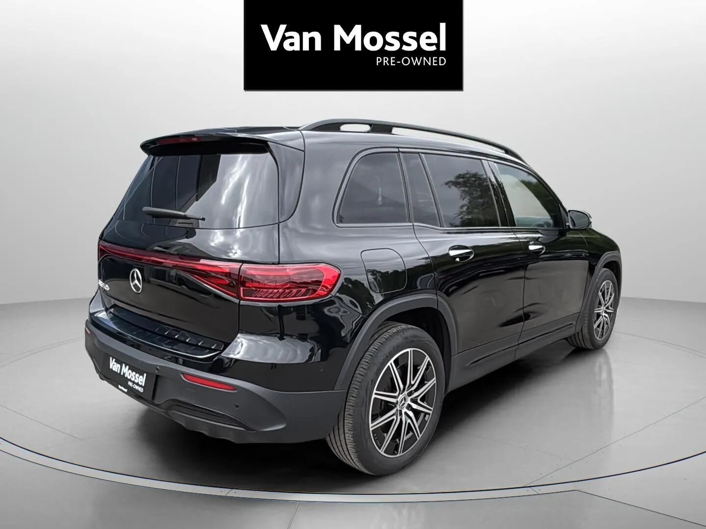 Sort Mercedes EQB 250+ fra 2025