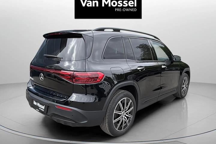Sort Mercedes EQB 250+ fra 2025