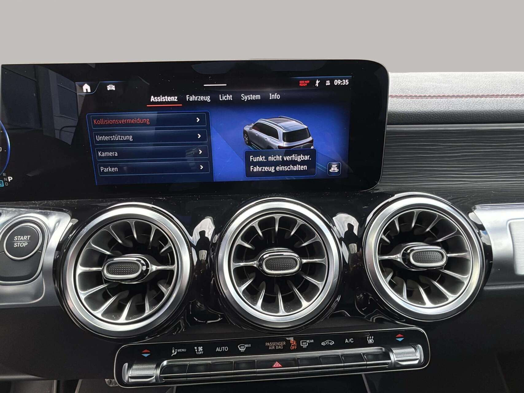 Sort Mercedes EQB 250+ fra 2025