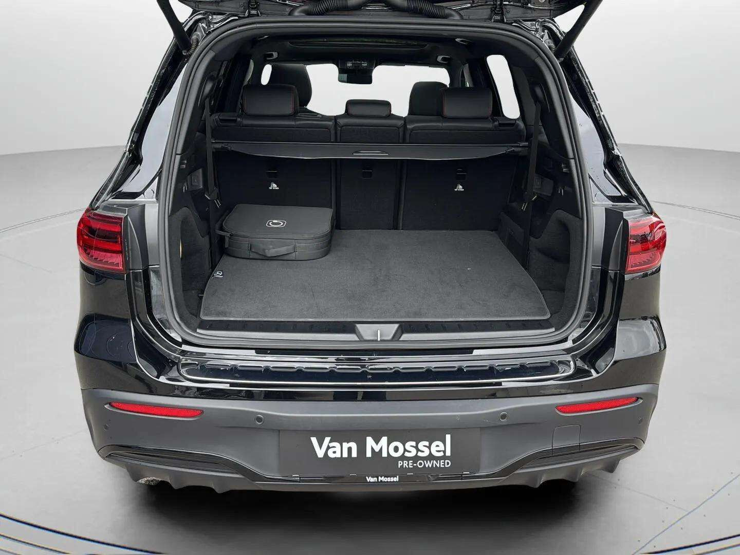 Sort Mercedes EQB 250+ fra 2025