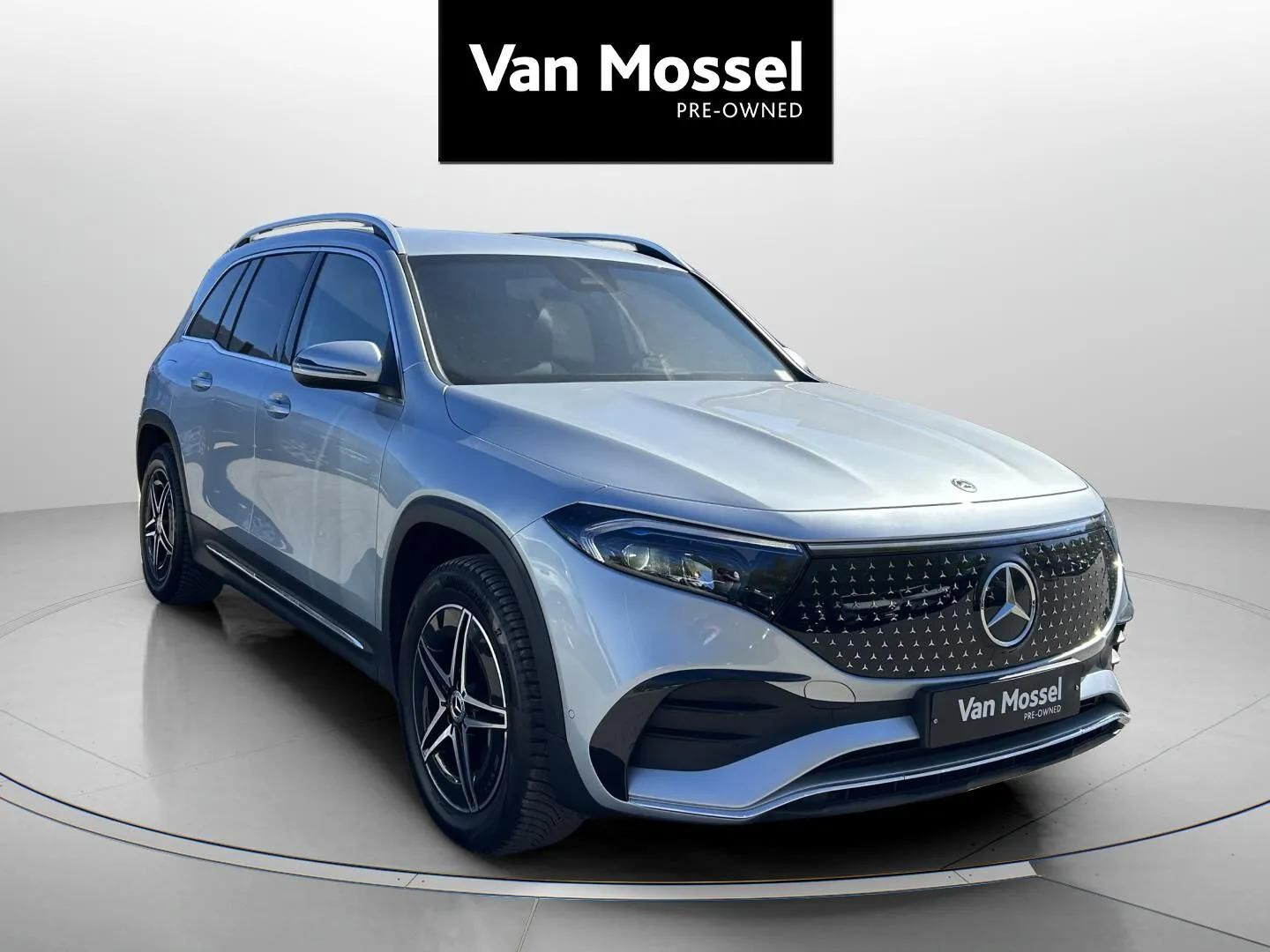 Sølv Mercedes EQB 250+ fra 2025