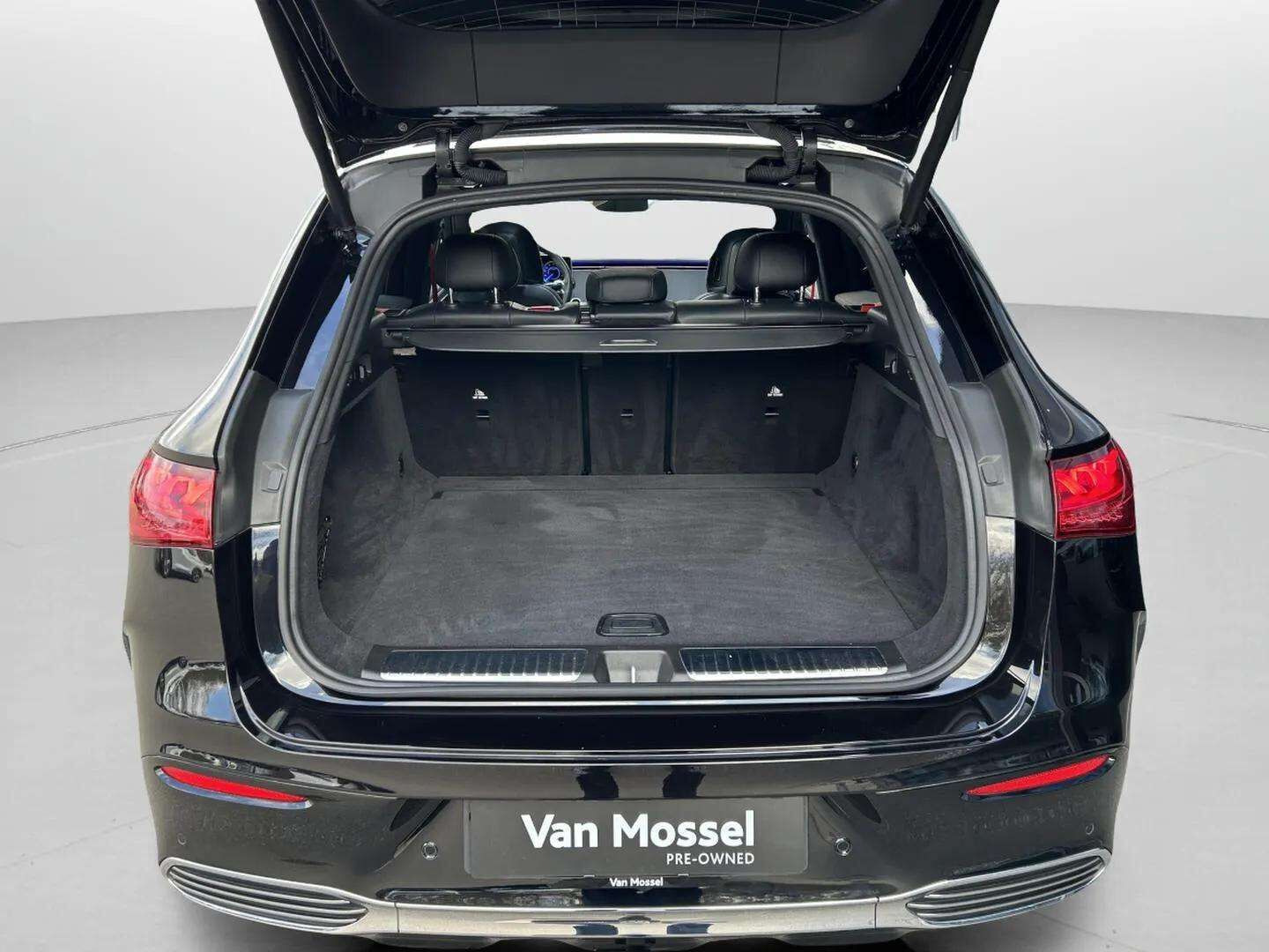 Sort Mercedes EQE 43 AMG fra 2023