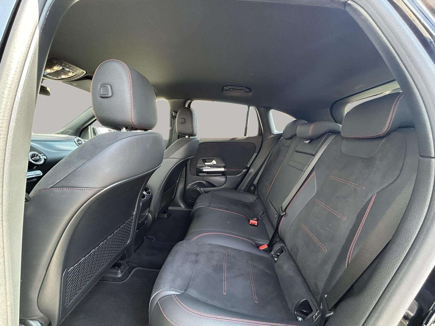 Sort Mercedes EQA 250+ fra 2024