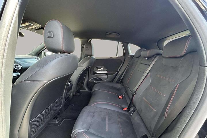 Sort Mercedes EQA 250+ fra 2024
