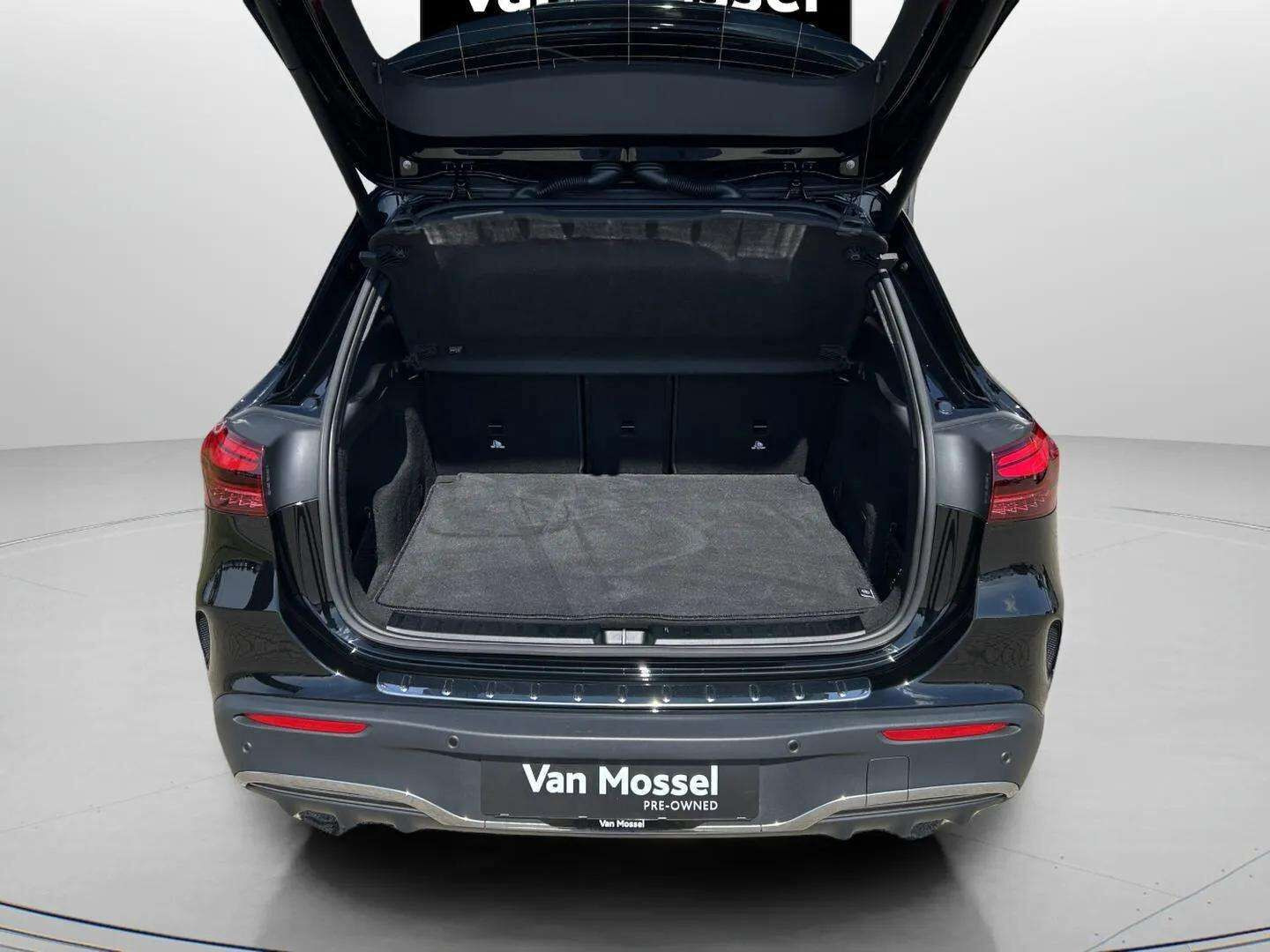 Sort Mercedes EQA 250+ fra 2024