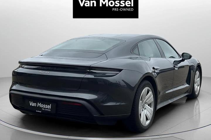 Grå Porsche Taycan fra 2021