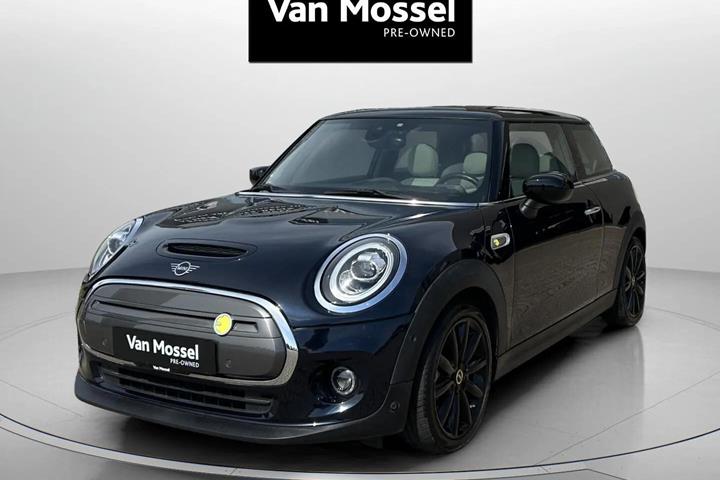 Sort Mini Cooper fra 2021 set udefra