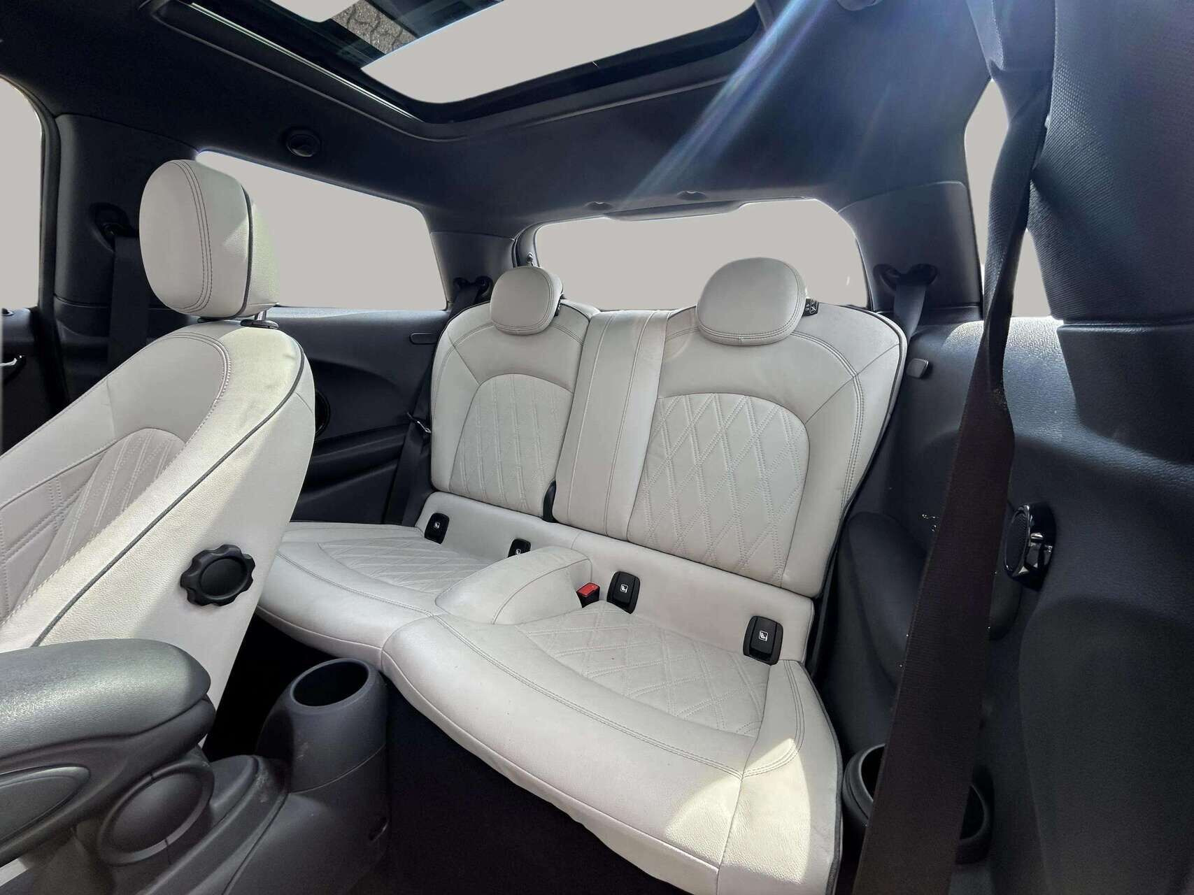 Sort Mini Cooper fra 2021