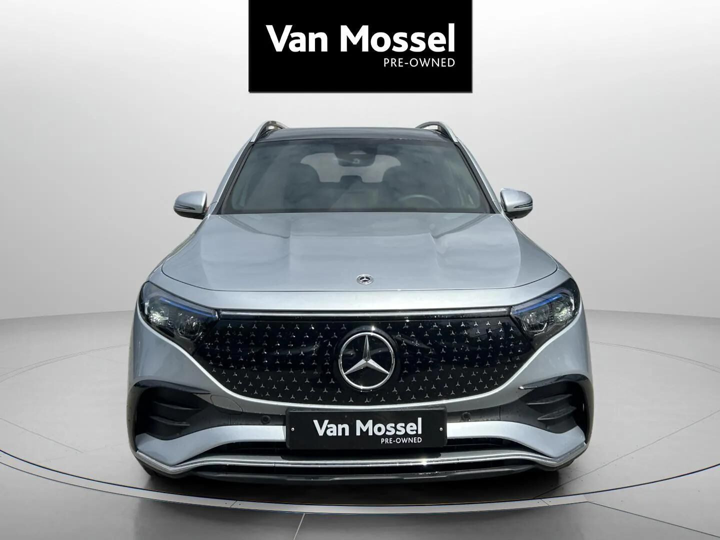 Sølv Mercedes EQB 250+ fra 2025