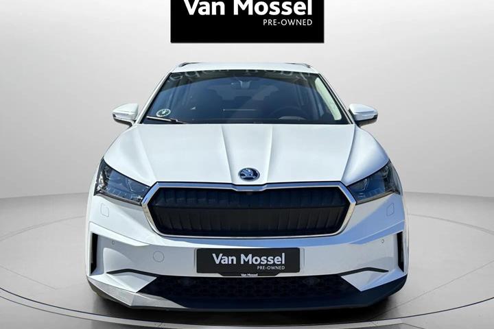 Hvid Skoda Enyaq fra 2022