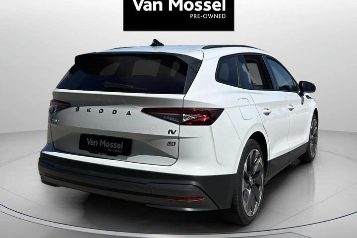 Hvid Skoda Enyaq fra 2022