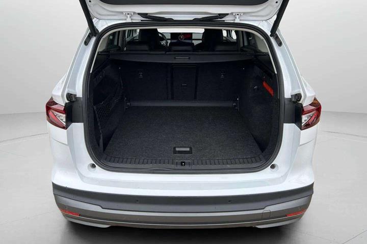 Hvid Skoda Enyaq fra 2022