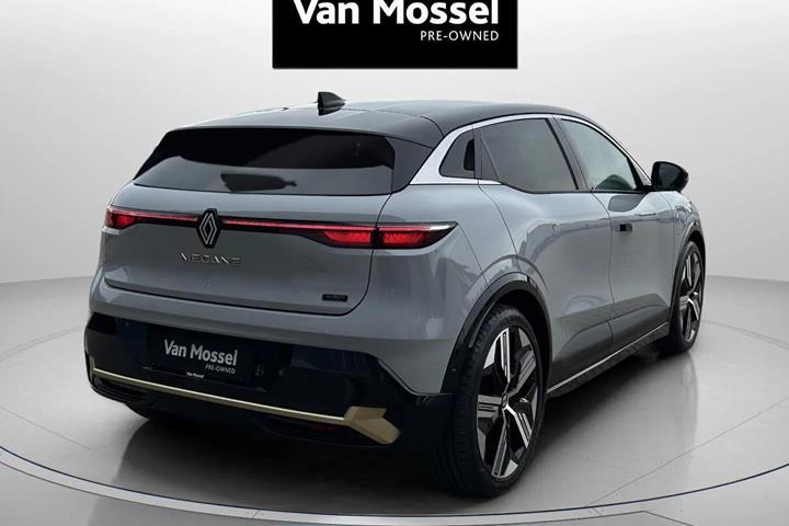 Grå Renault Mégane fra 2024
