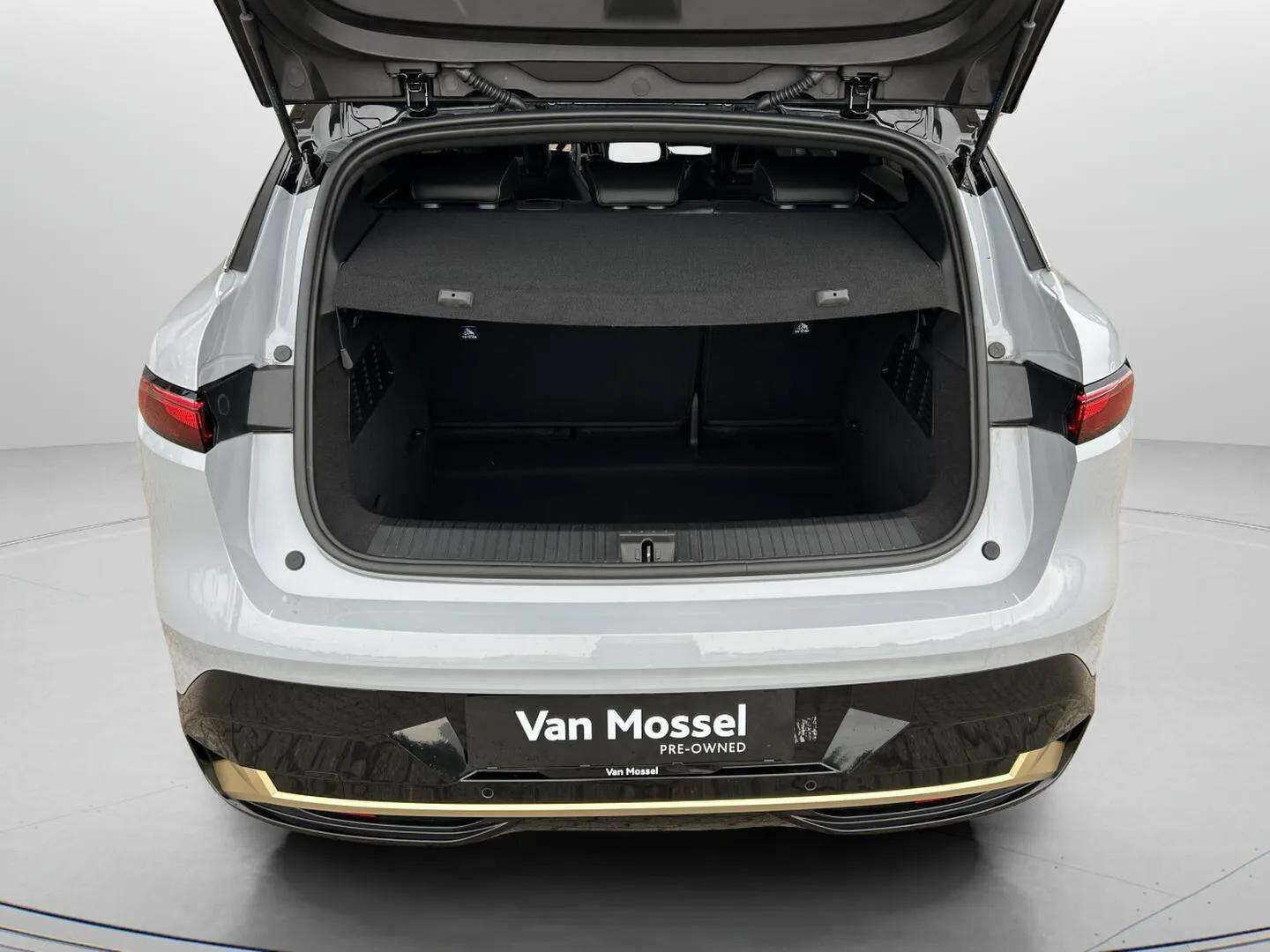 Grå Renault Mégane fra 2024