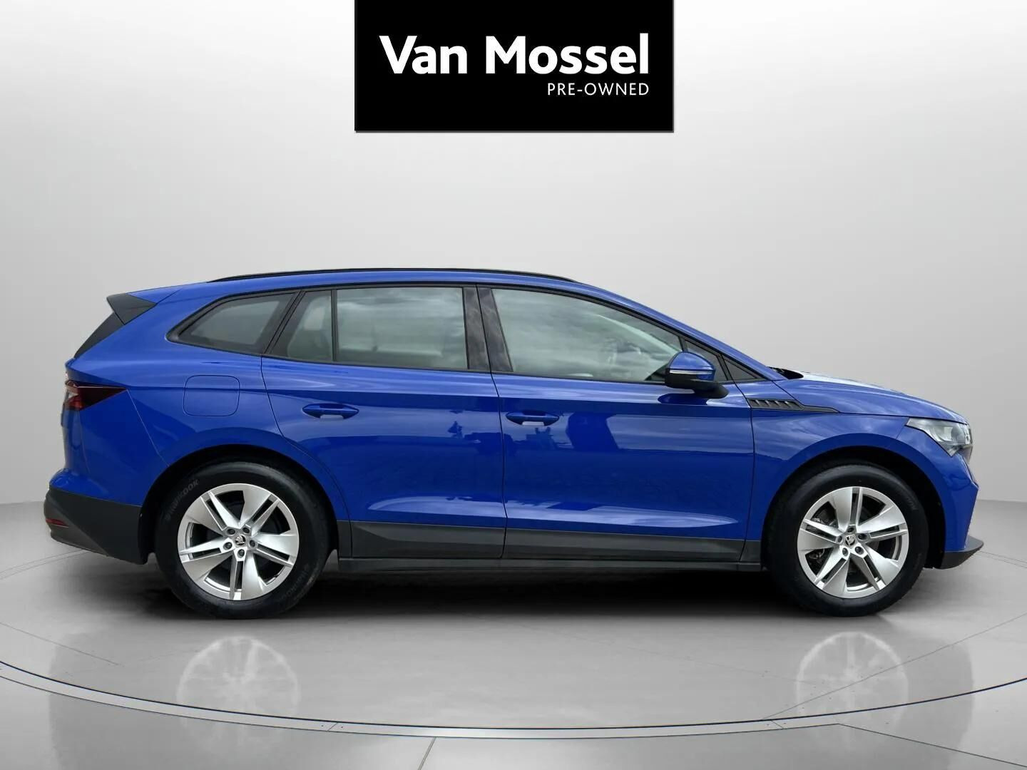 Blå Skoda Enyaq fra 2023