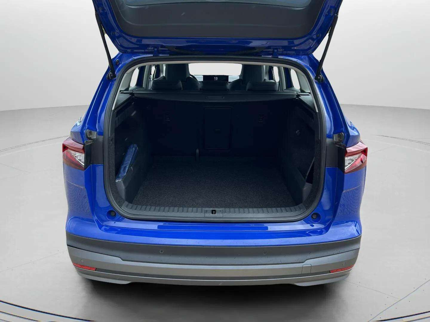 Blå Skoda Enyaq fra 2023