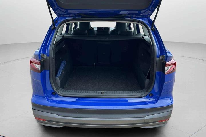 Blå Skoda Enyaq fra 2023