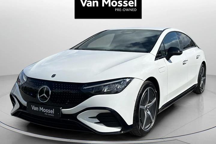Hvid Mercedes EQE 350+ fra 2025 set udefra