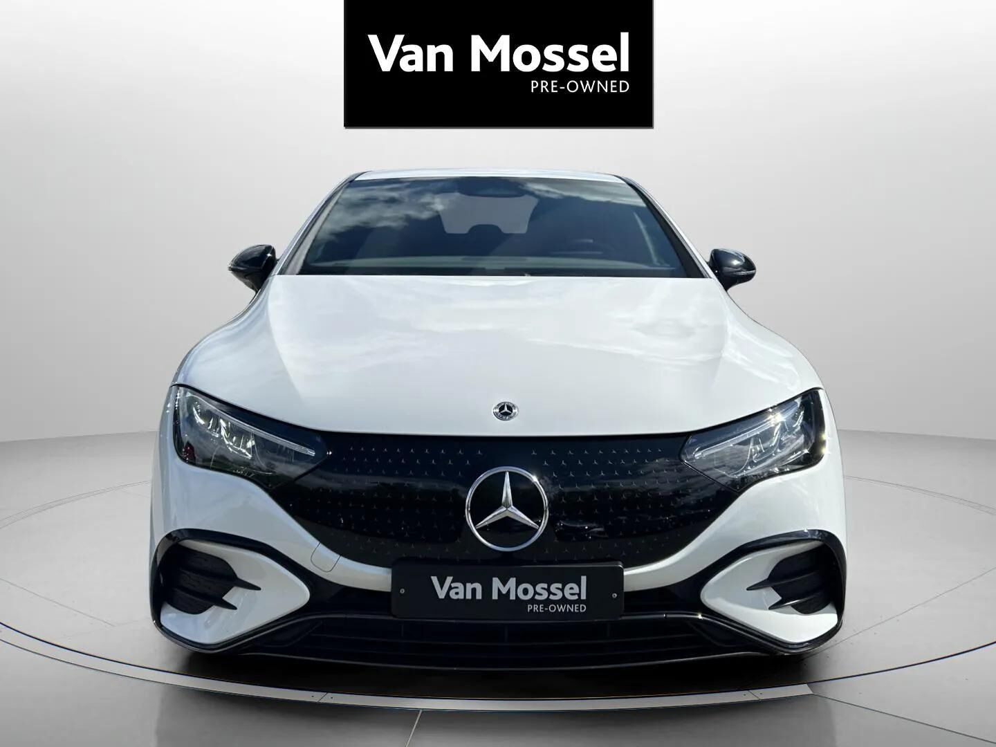 Hvid Mercedes EQE 350+ fra 2025