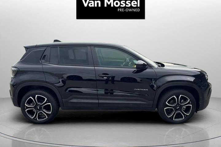 Sort Jeep Avenger fra 2023