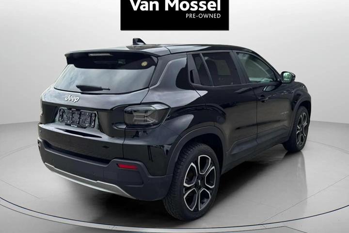 Sort Jeep Avenger fra 2023