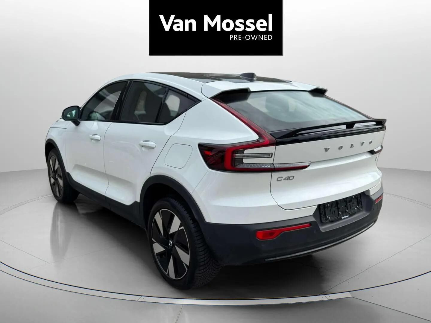 Hvid Volvo C40 fra 2023