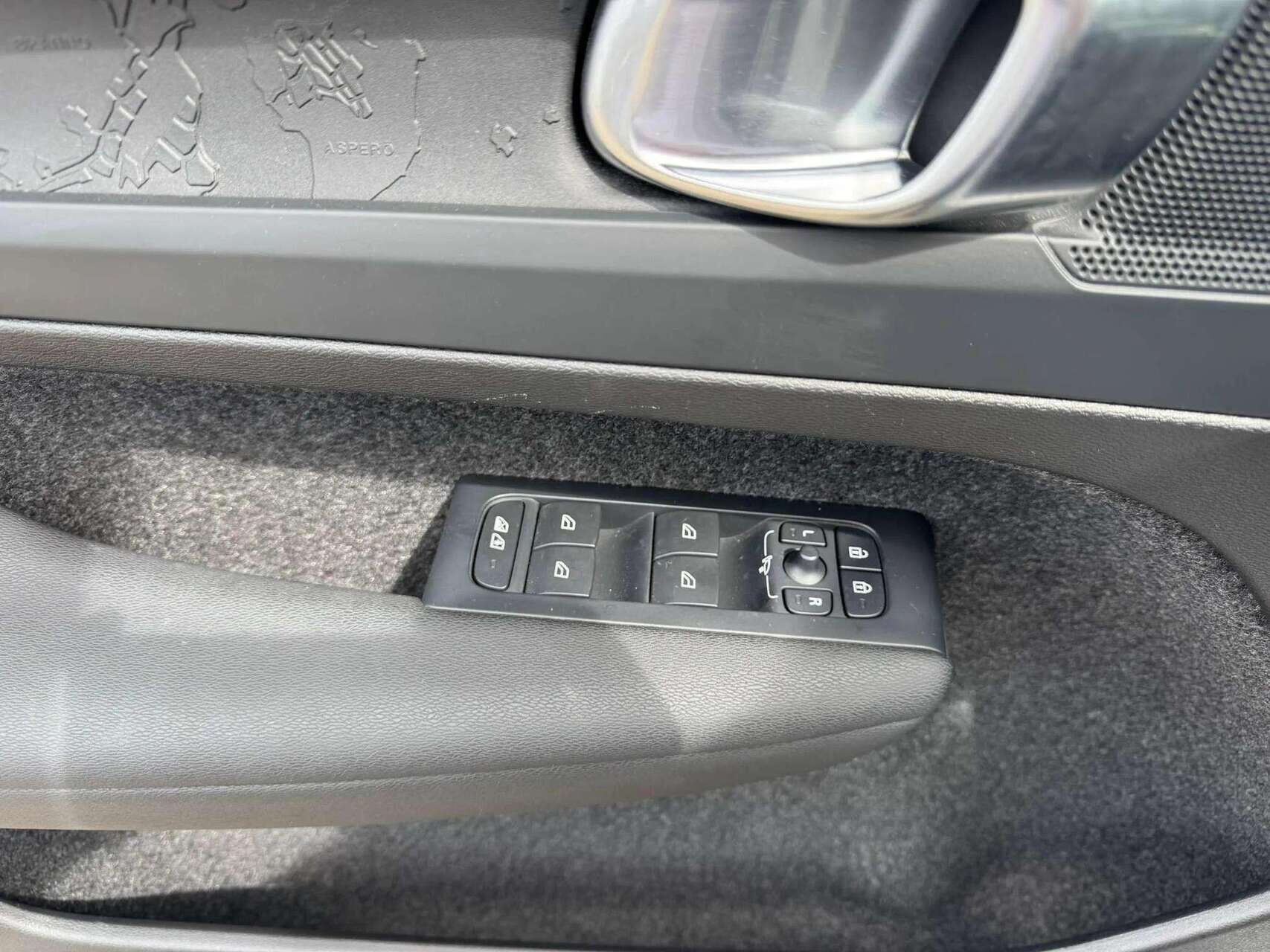 Hvid Volvo C40 fra 2023