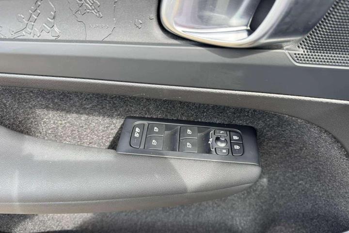 Hvid Volvo C40 fra 2023