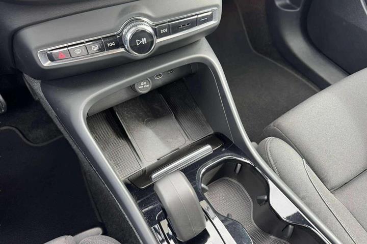 Hvid Volvo C40 fra 2023