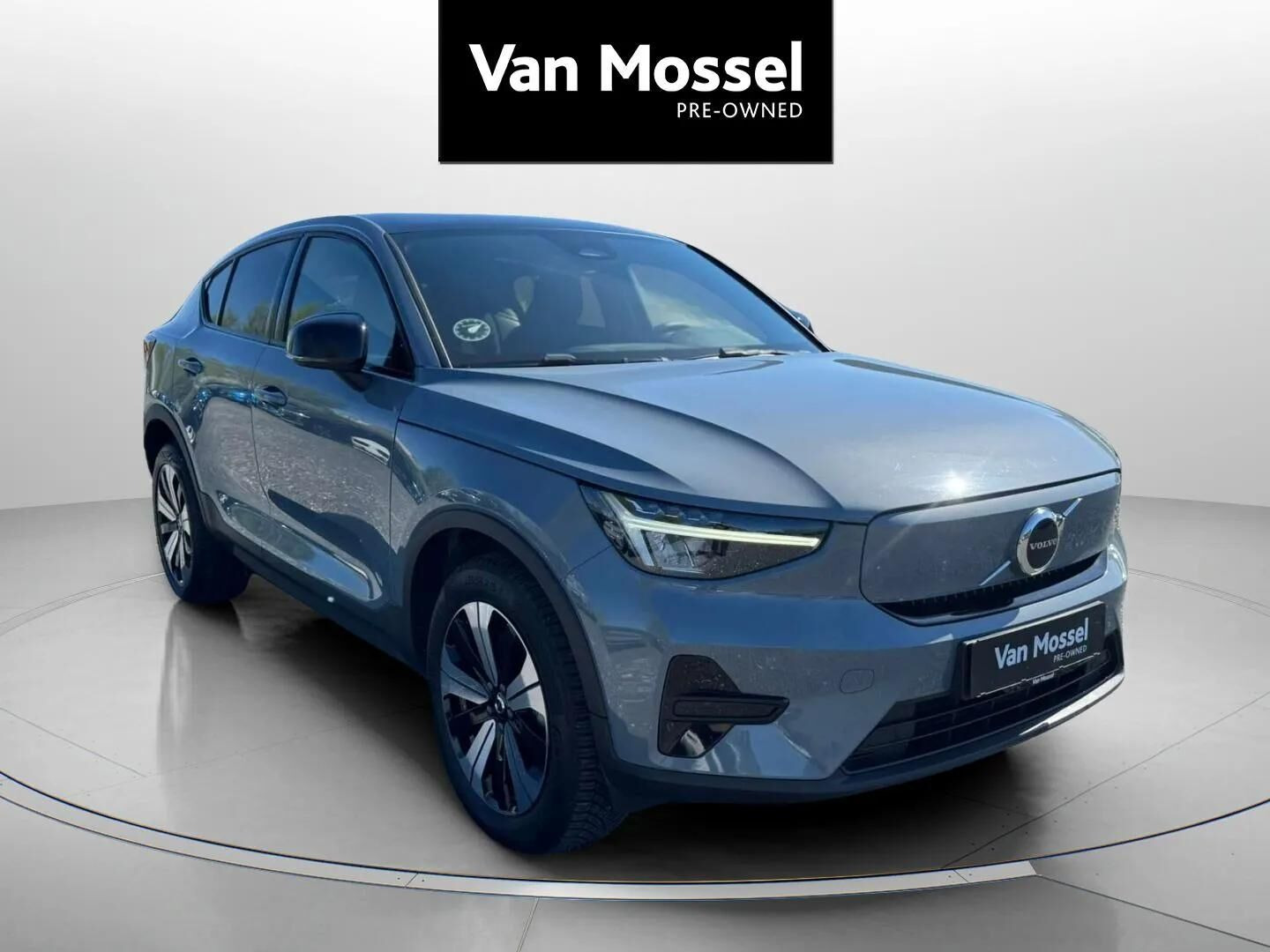 Grå Volvo C40 fra 2023