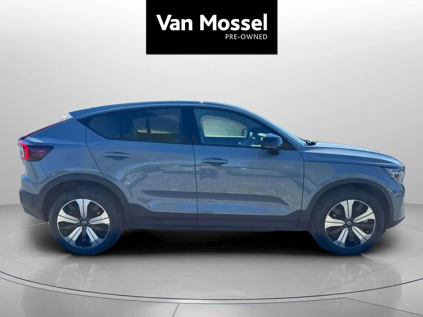 Grå Volvo C40 fra 2023