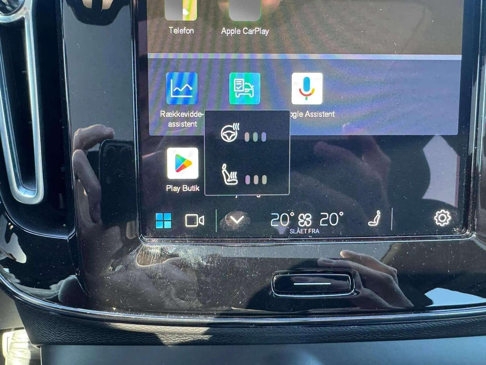 Grå Volvo C40 fra 2023