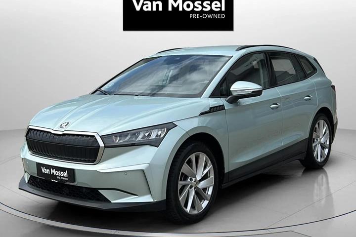 Sølv Skoda Enyaq fra 2021 set udefra