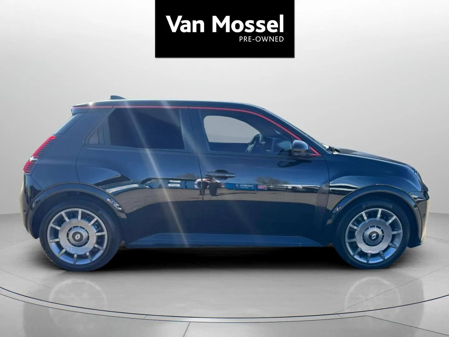 Sort Renault R5 fra 2025