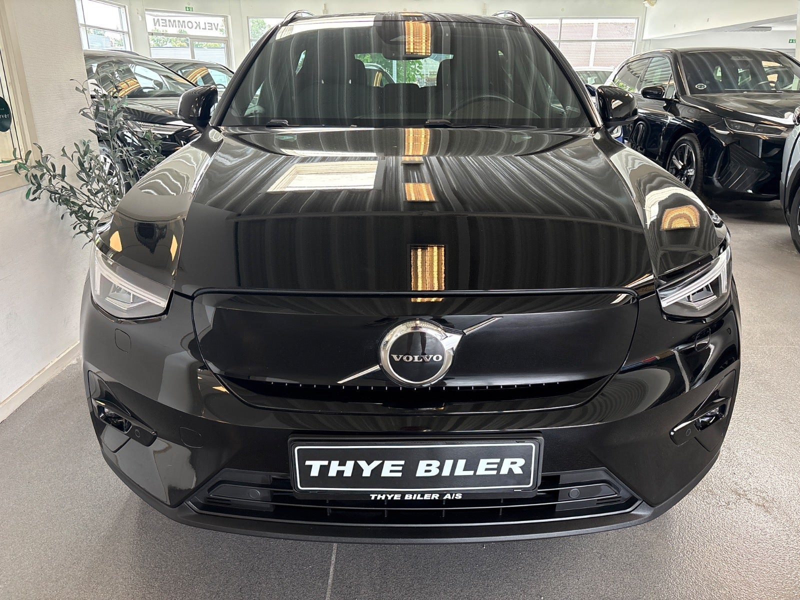 Sort Volvo XC40 fra 2023
