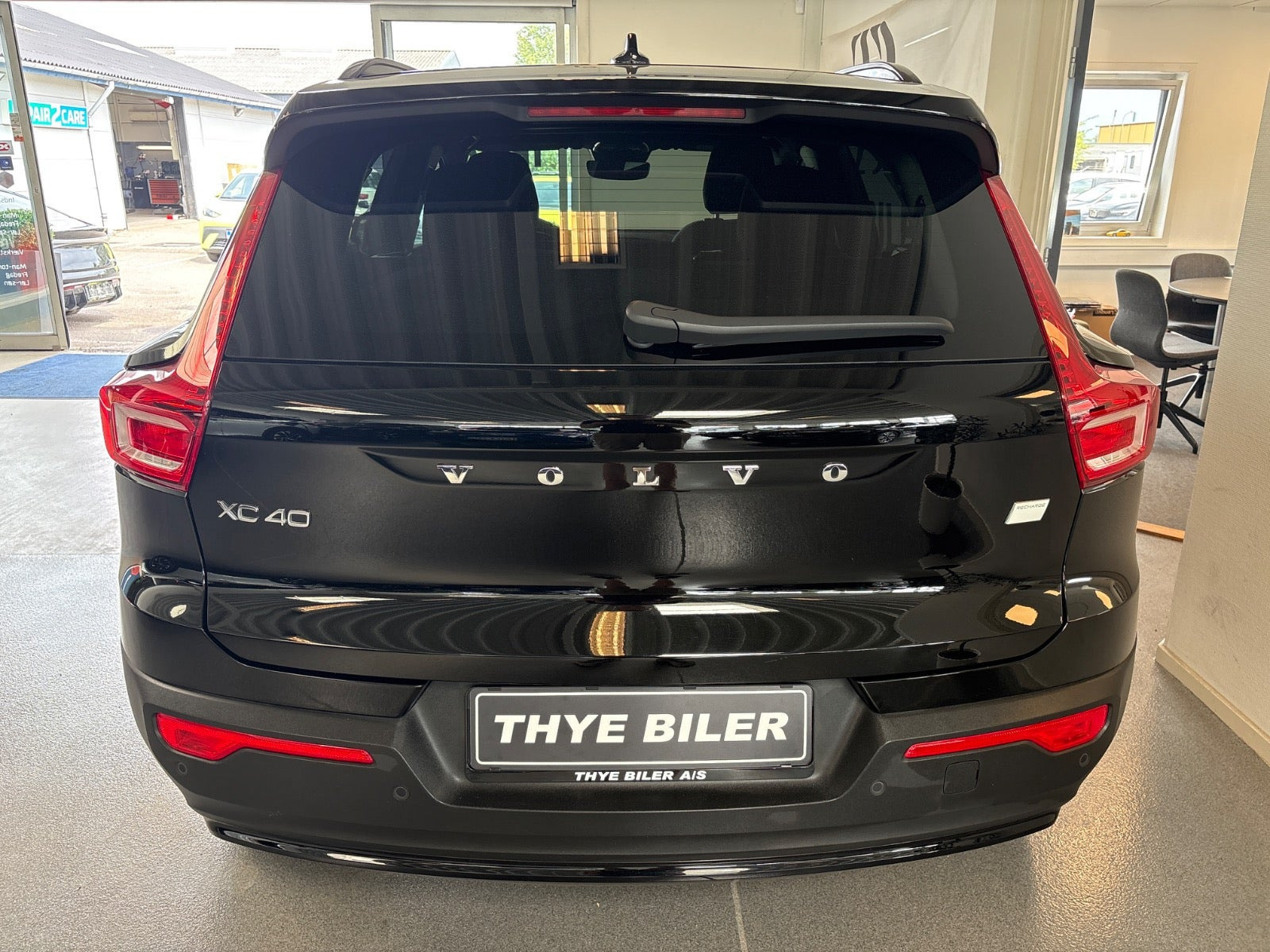 Sort Volvo XC40 fra 2023